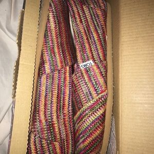 Toms